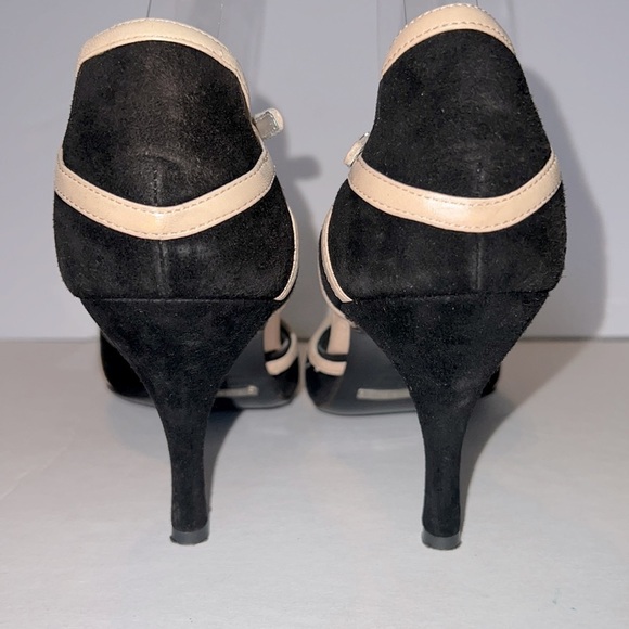DOLCE AND GABBANA T-STRAP HEELS SZ 39 BLACK SUEDE CREAM SMOOTH LEATHER LUXURY - Picture 3 of 11